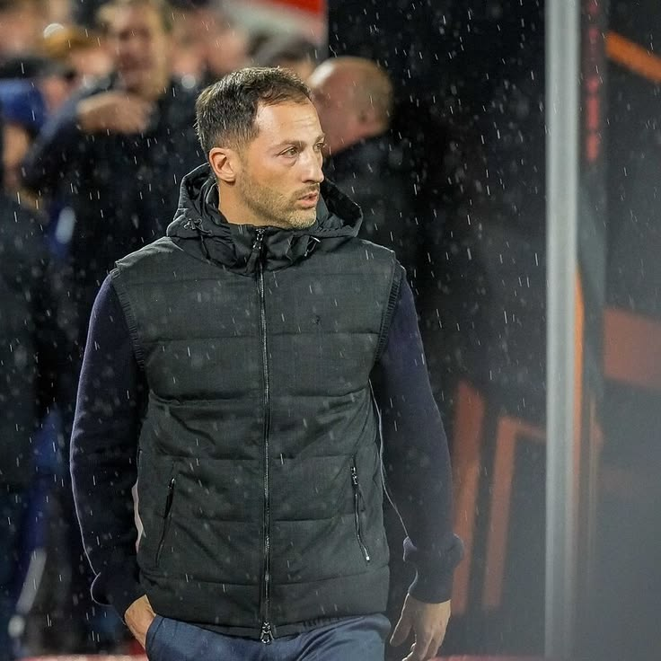 BersanTaskaya's tweet photo. 🚨 Fenerbahçe taraftarı, Tedesco'ya destek vermek amacıyla Samandıra'da bir araya geliyor! Bunun için sarı lacivertliler #TaraftarSamandıraya tagını başlattı! https://t.co/pk4FFN2uE6