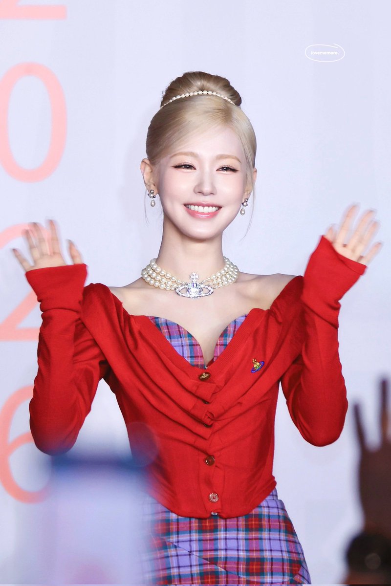쀼려스 tweet media