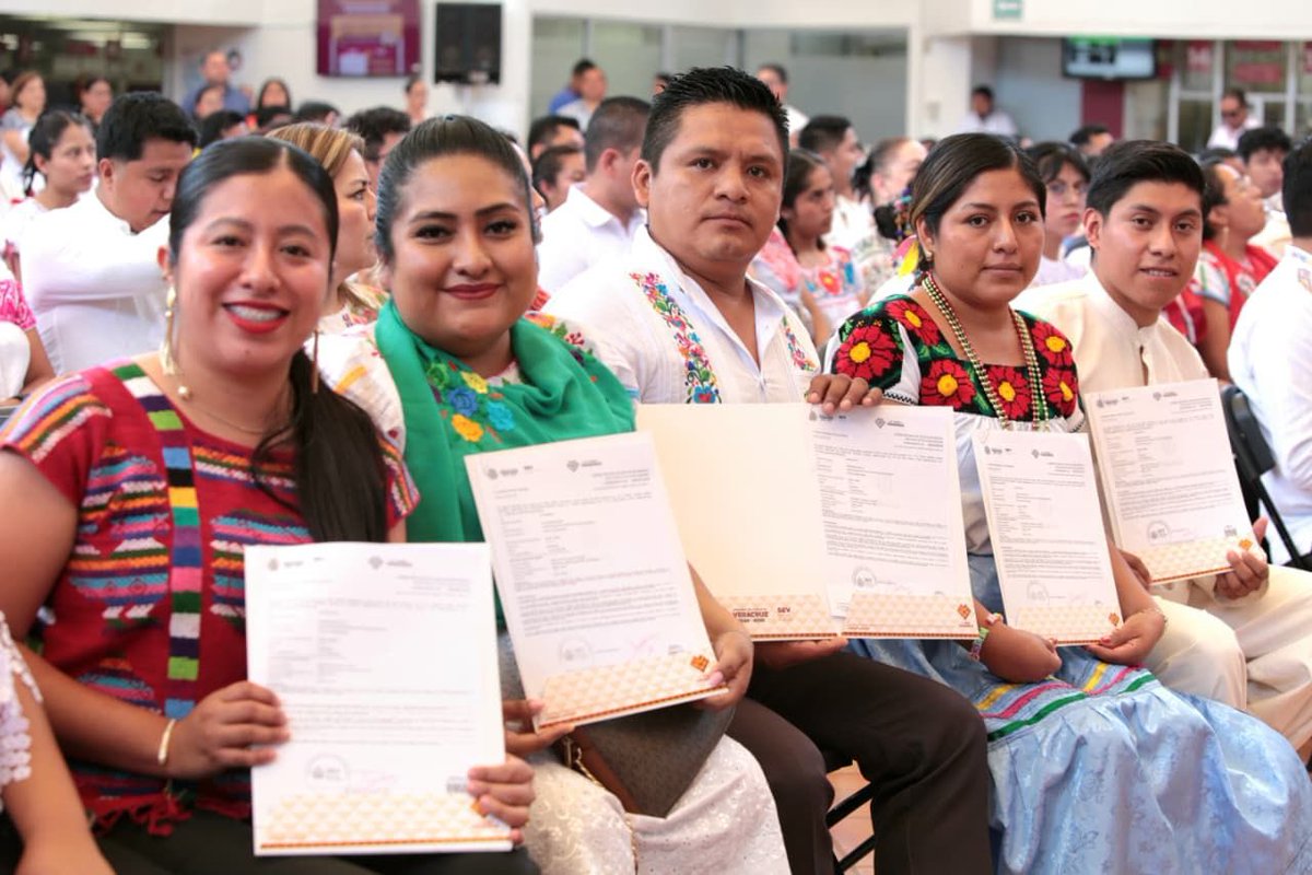 Entrega SEV órdenes de presentación a docentes de educación indígena emisariopolitico.com/entrega-sev-or… vía <a href="/Emisario_pol/">Emisario Político</a>