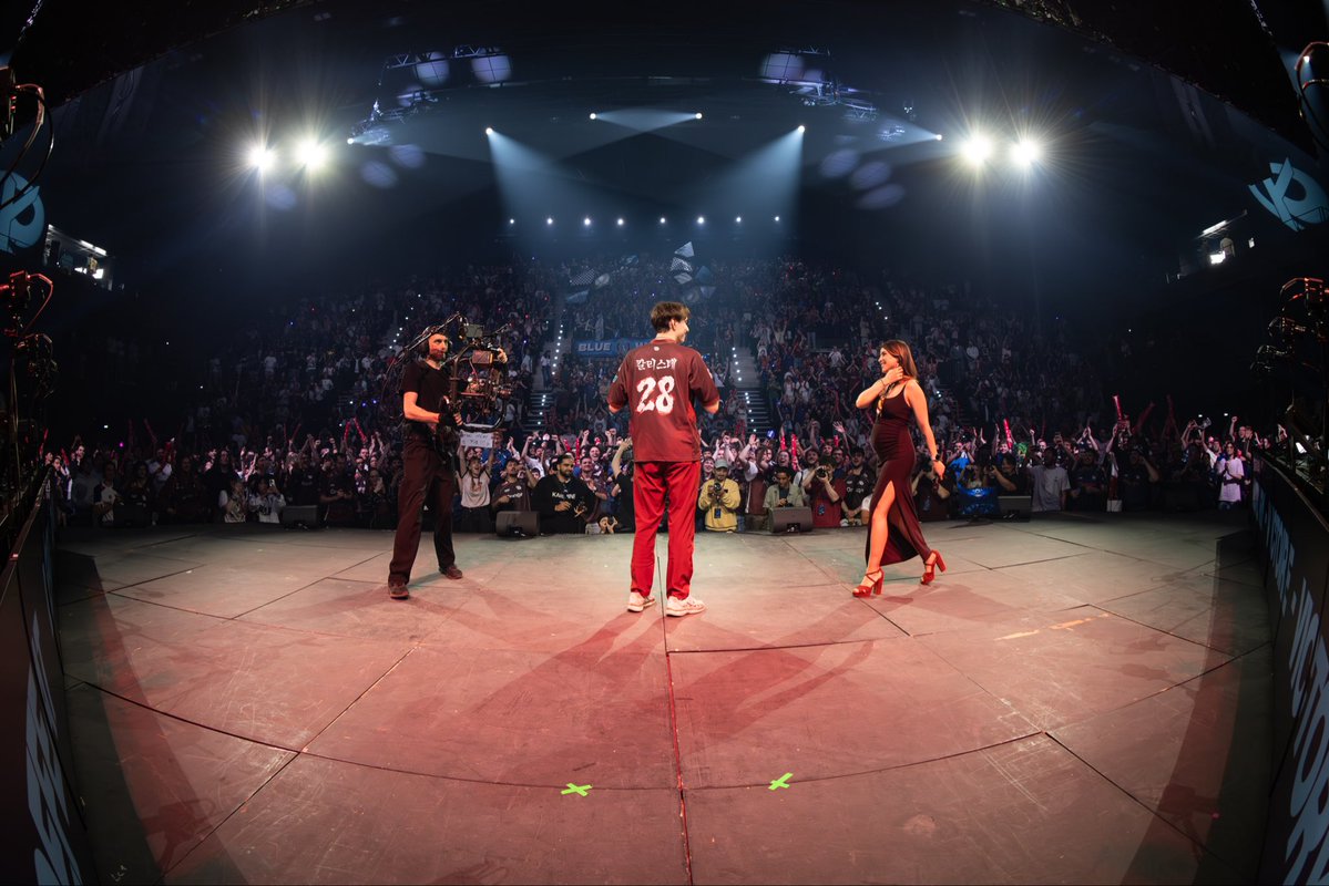 Laure Valée tweet media