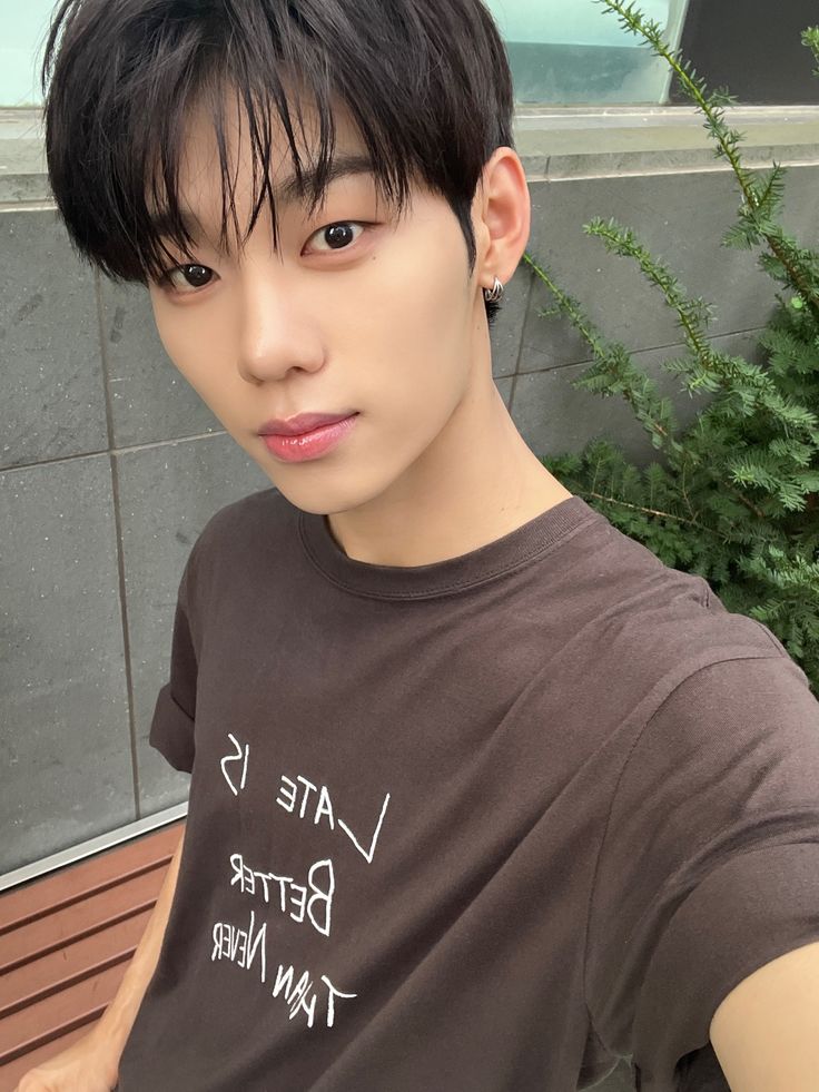 Jeonghyeon. tweet media