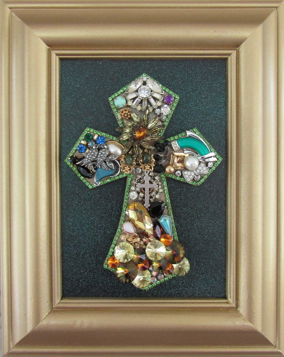Carolyn40679267's tweet image. Framed Jewelry Art Cross #Handcrafted #Repurpose #JewelryArtCross #Decor #OOAK  #Collectible #MomSisGift #TheBartlettPair  etsy.me/42DKgIA via @Etsy
