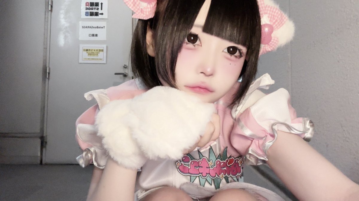 悩内めろ【ばたんキュン】 tweet media