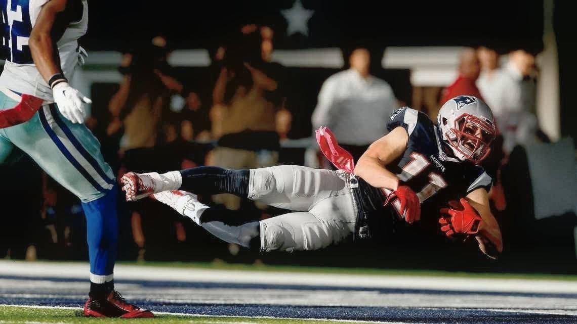 BridgingFoxboro's tweet image. Patriots Legend @Edelman11 Future Hall of Famer! You can't tell the story of @TomBrady 🐐 with out the Edelman chapters.
#foreverNE 
#NEPats                     
Day 777