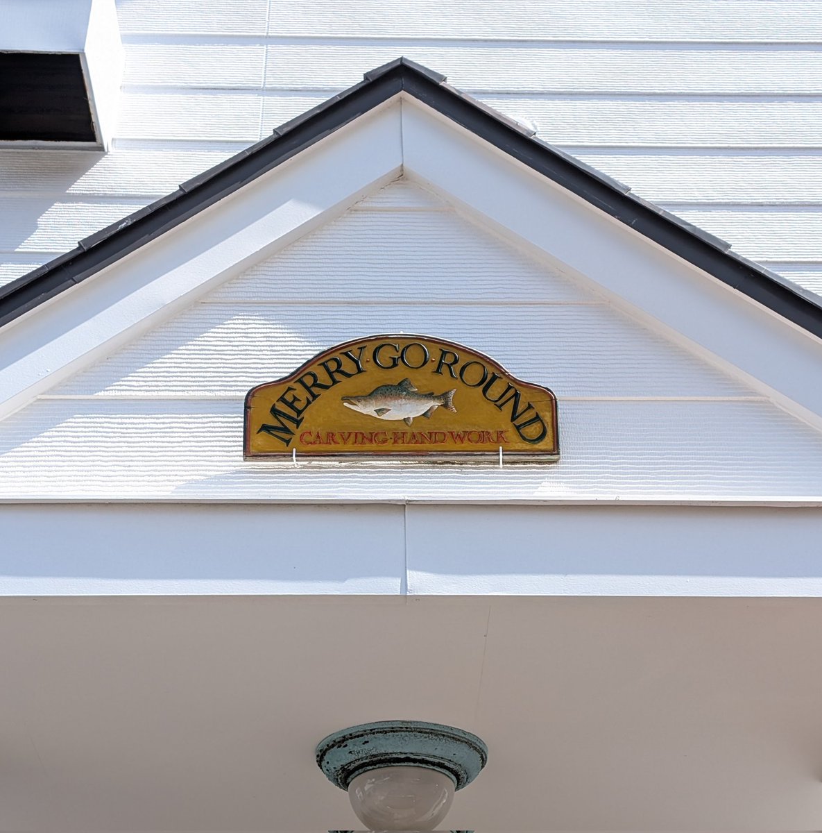 gyokuto_cc's tweet image. 工房までの坂道が凄いよ～と聞いていたので行きはタクシーを使ったのですが工房の名前を伝えてもピンと来られなかったようで一郎さんの名前を出すと、あ～サカナクションのね、とすぐに分かって下さり工房までの道程を快く走って下さいました
 #小樽市 
 #day2