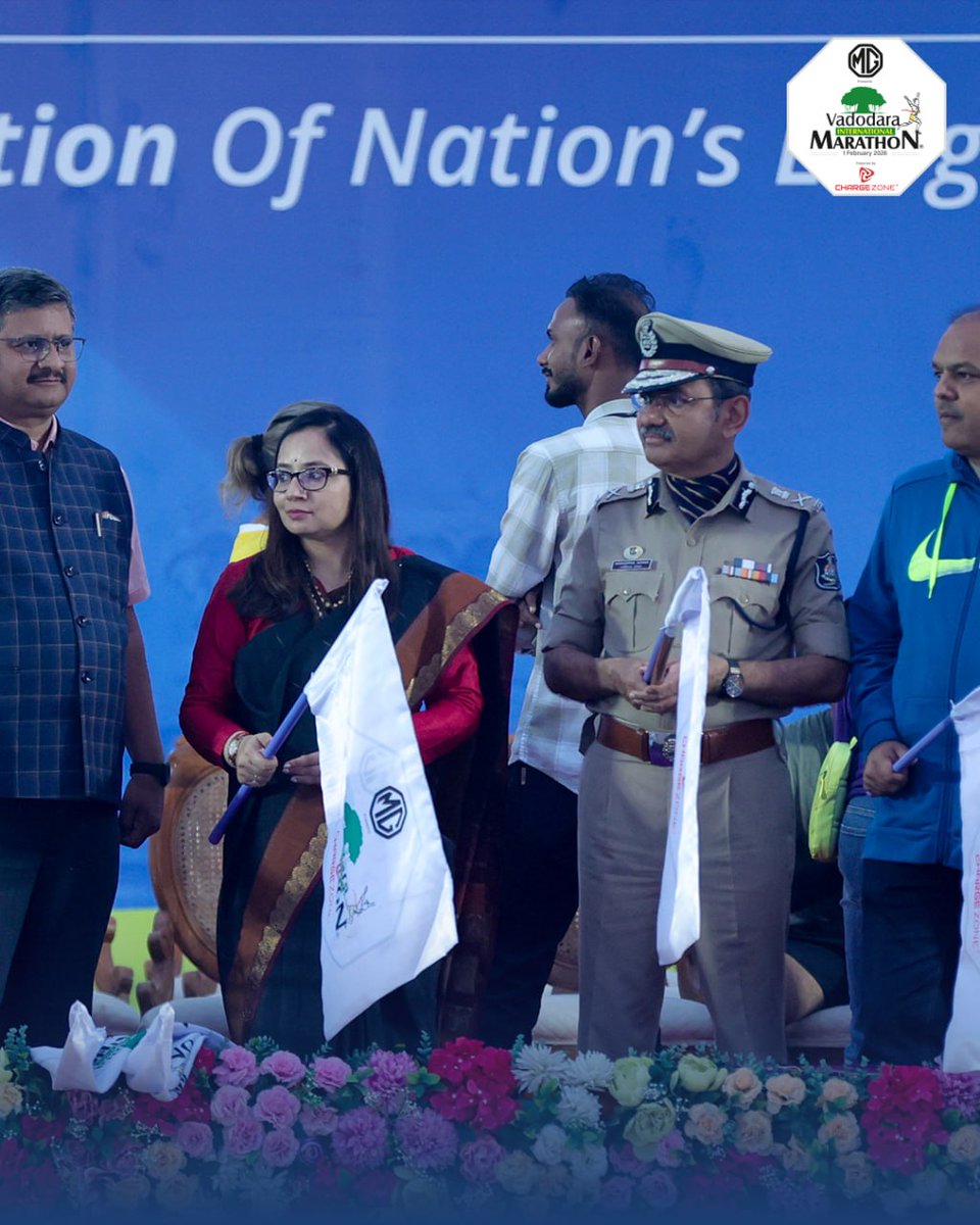 VMIndia's tweet photo. A stage of honour. A moment of pride.

With the presence of our distinguished dignitaries, the spirit of Vadodara Marathon was elevated, bringing together leadership, community, and purpose.

#VadodaraMarathon #MyStrideMyPride #Leadership #CityThatRuns #MGVM #VM https://t.co/7qtmh7fIaj