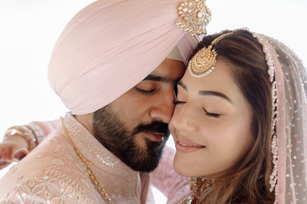 oh_women's tweet image. Mehreen Pirzadaa makes for a beautiful bride as she finally takes the plunge

ohwomen.in/post/mehreen-p…

#Wedding @sonalchauhan7  @Mehreenpirzada  @SrinidhiShetty7  @Suparn  @milanluthria @oh_women