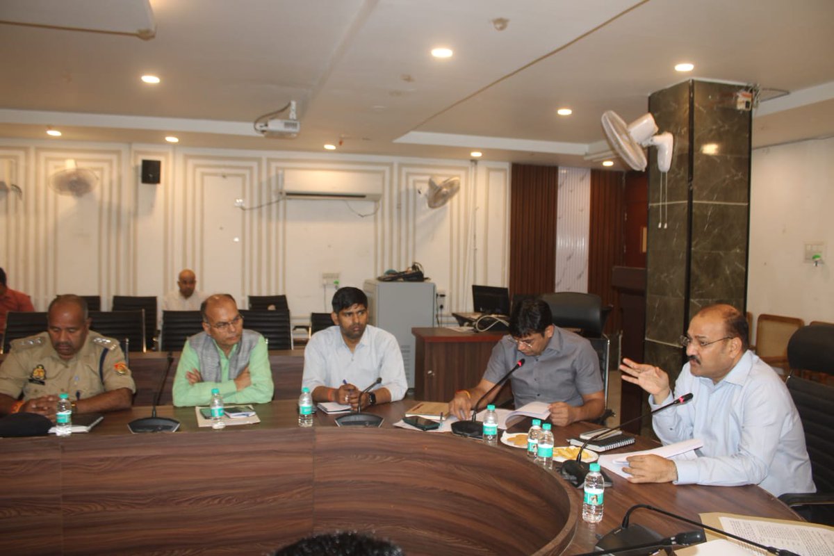 Suchna Vibhag Meerut tweet media