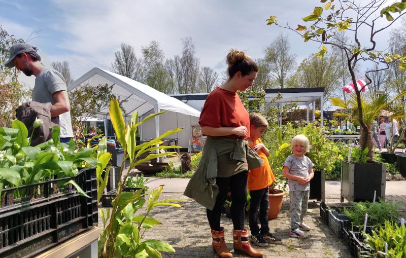 OntdekAlkmaar's tweet photo. Avontuurlijke Plantendag op Moederdag in Hortus Alkmaar -  https://t.co/8R3kujlPMb  #Natuur #Planten #Alkmaar #Alkmaarprachtstad #Plantendag #Zomer #Lente #Boom #Klimmen #Dagjeweg #Dagjeuit #Activiteiten https://t.co/GfLRIdjw9p