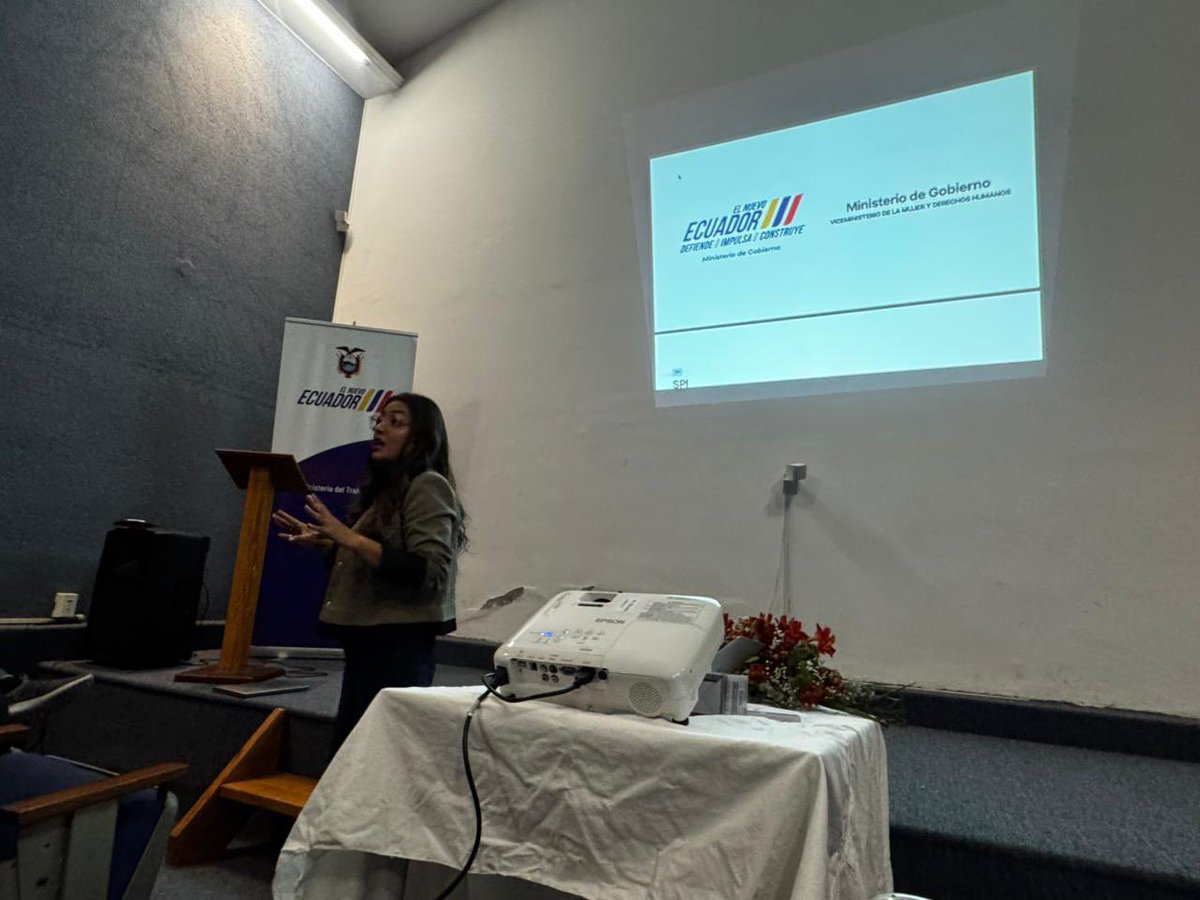 DiegoMatovelle's tweet photo. 🟣 Nuestro trabajo avanza en la socialización de la campaña #MujeresSinViolencia

📍Desde el @MinGobiernoEc y en conjunto con un excelente equipo de profesionales,  avanzamos día a día en la socialización institucional y ciudadana por toda la Zona 6. https://t.co/1rTOfXan0p