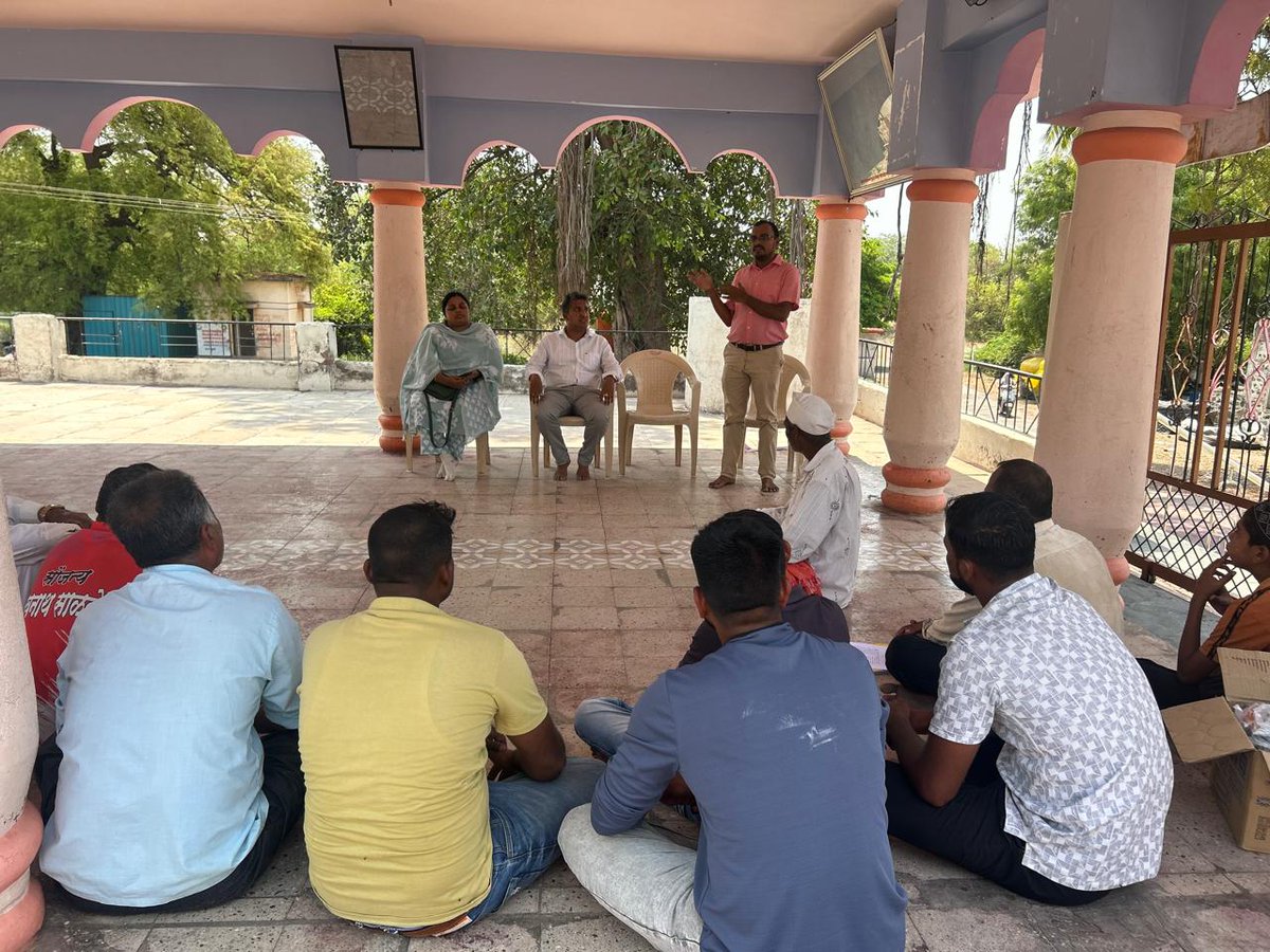 🌱 ICAR–NIASM, Baramati empowered 21 farmers in Mudhale on balanced fertilizer use 
Program focused on:
✔️ Soil health &amp; judicious nutrient use
✔️ Biofertilizers &amp; eco-friendly practices
✔️ Soil testing &amp; Soil Health Cards
#SustainableAgriculture #SoilHealth