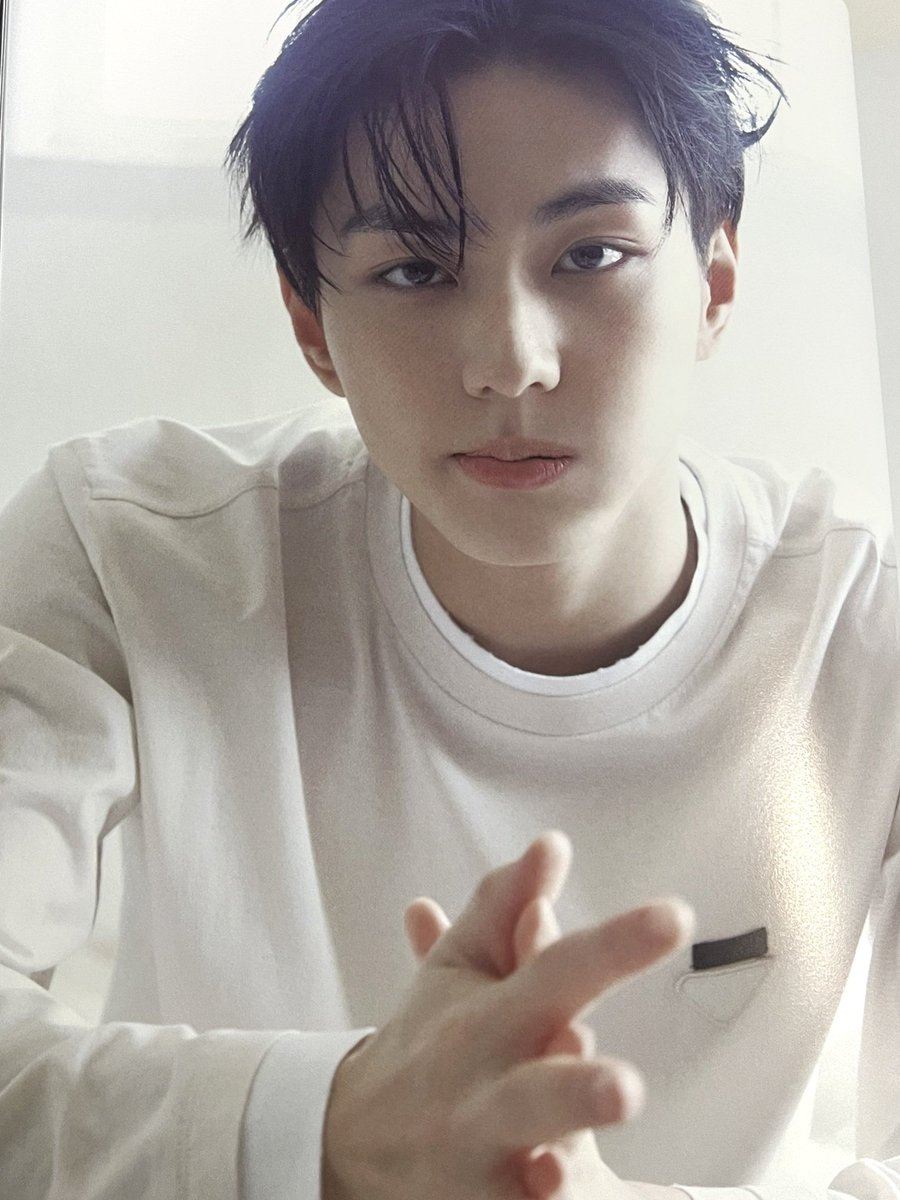 HES SOOO DAMN FINE WTH