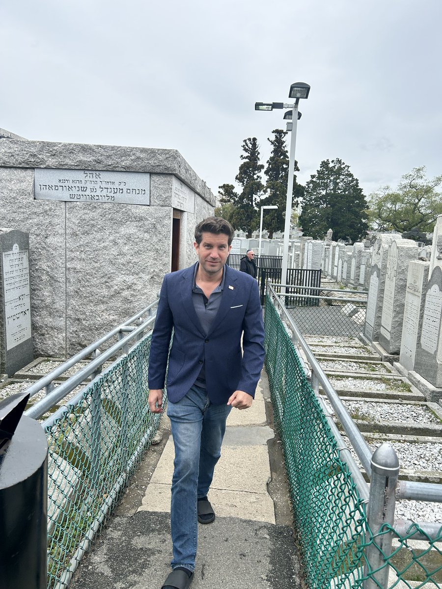 Shlomo Danzinger tweet media