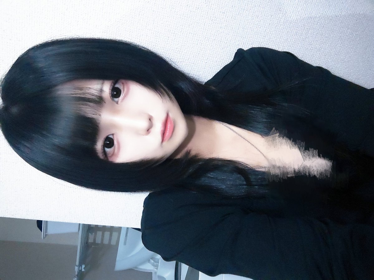 うらる tweet media