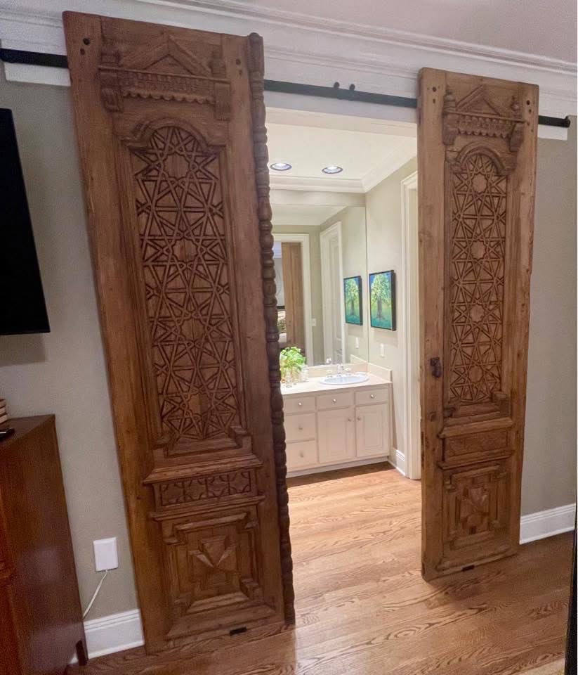 ChristyGustin1's tweet image. If you are near Mobile, AL, take time to drive south of I-10 to Charles Phillips Antiques &amp;amp; Architecturals. They are known for their doors but there are other items. #MobileAL #GulfCoast #GulfCoastShopping facebook.com/share/p/1B9tq9…