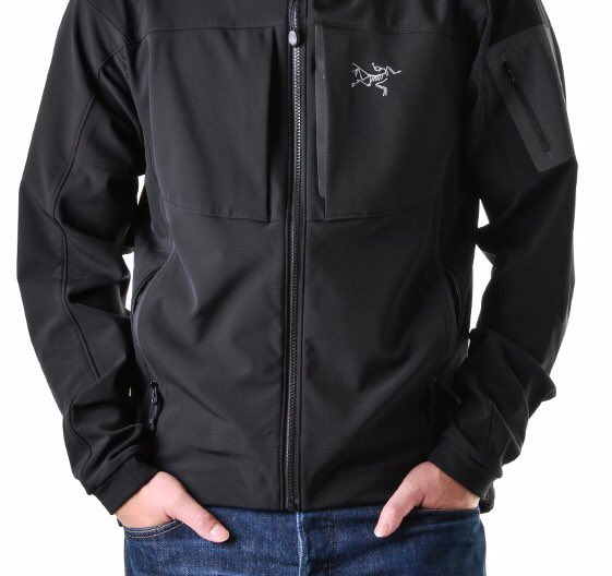 リブート版MW2にちらっと出てくるBurnsはGamma MX着てるのと装備の雰囲気からしてニューキャッスルのUKSFが元ネタな気がしてる

細かい所見ると差異がかなりあるんだけど、ジャケットの印象が強くて分かり易いですよね