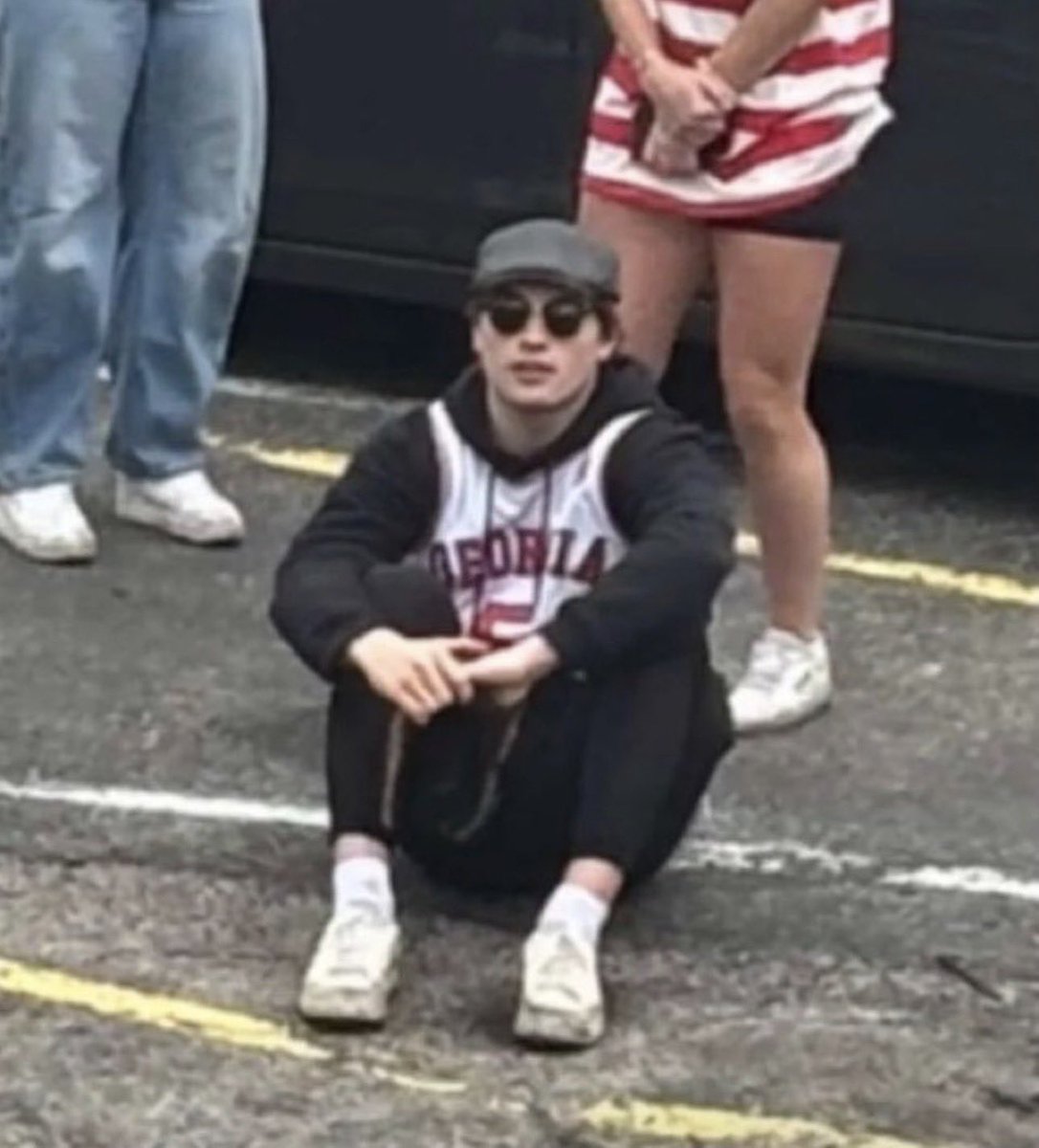 kyra ❀ tweet media