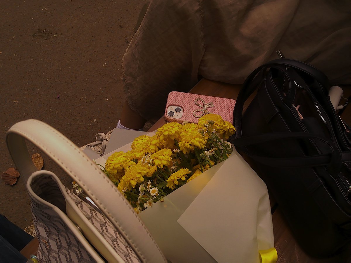 eli ֶָ֢ tweet media