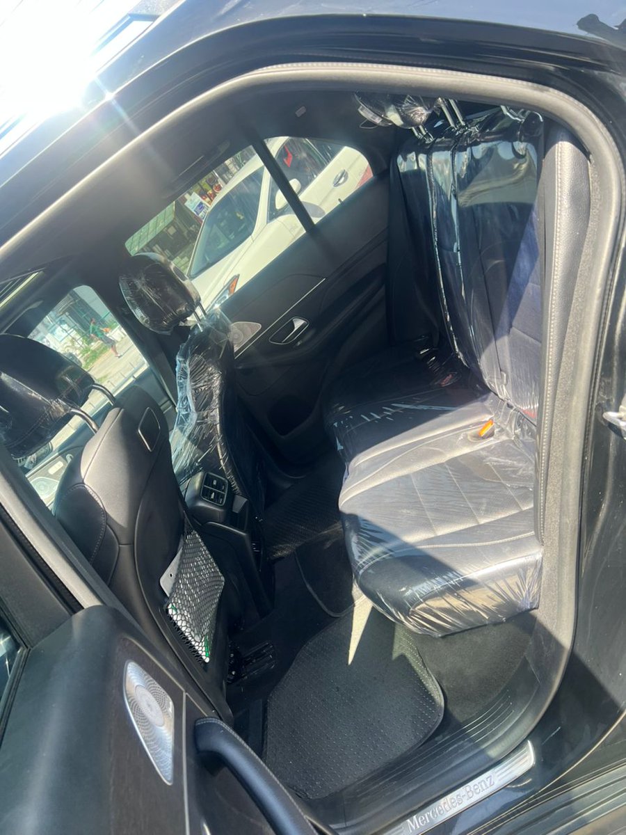 alhajiautos's tweet photo. Sweet deal as always ๐๐
Foreign used
Mercedes Benz
GLE 350
2020 model
With full screen
Sun roof
Price: 55M
LAGOS
#championsleague #bruno #manutd #car #foreignused #9ja #benz https://t.co/07nURVp3SU