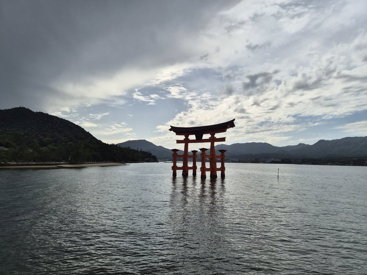 FondestB's tweet photo. Back home from Japan https://t.co/XSzBxhxvKa