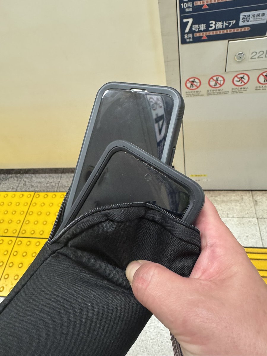 こみこみ tweet media