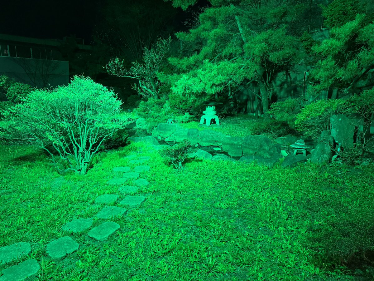 なます tweet media