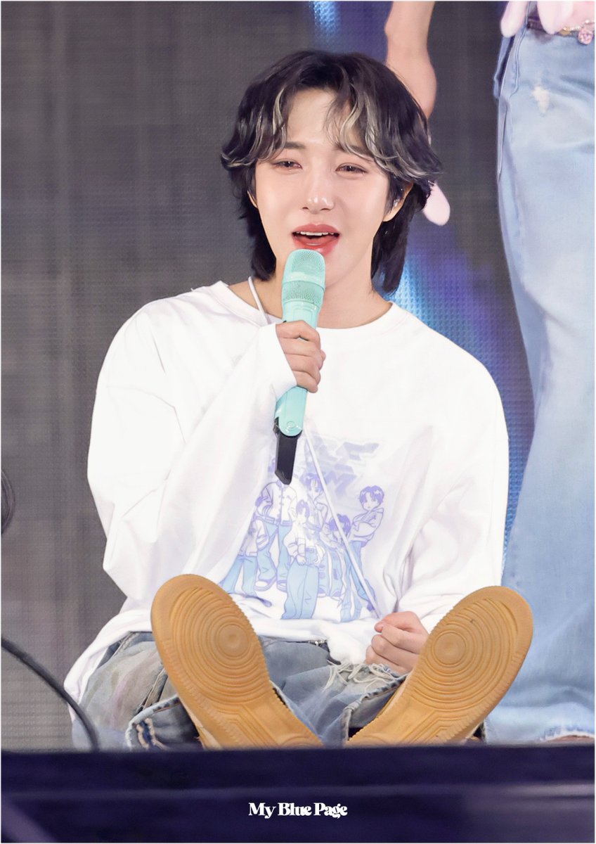 ᴍy ʙʟᴜᴇ ᴩᴀɢᴇ tweet media