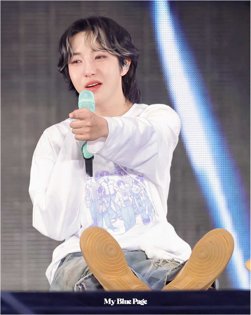 ᴍy ʙʟᴜᴇ ᴩᴀɢᴇ tweet media