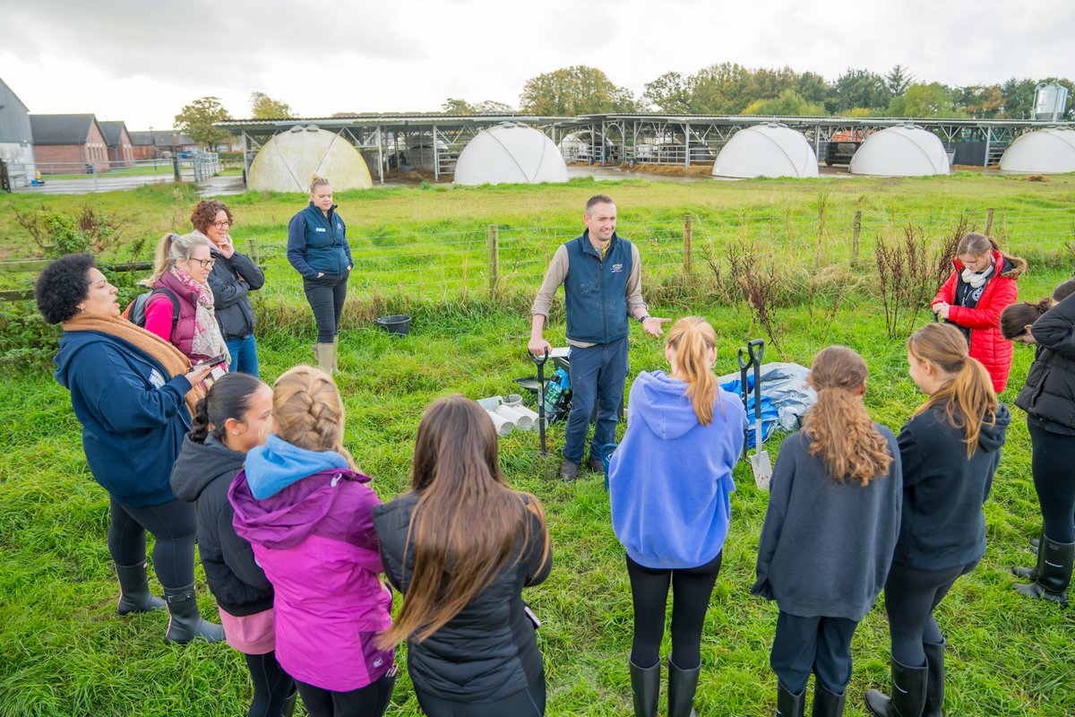 LEAF_Education's tweet photo. LEAF is inspiring the next generation through sustainable farming education 🌱
Using Integrated Farm Management & #LEAFMarque values, we help young people see how farming balances food production with nature.
Read our 2025 impact ⬇️
https://t.co/BpdNFpMQXr https://t.co/9zzvBHZ18o
