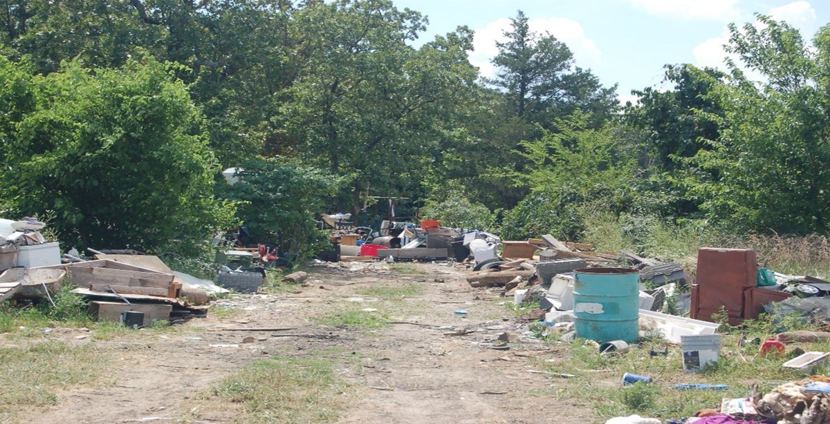 MoDNR's tweet image. Spring cleaning? Don’t toss hazardous items the wrong way ⚠️Items like paint, batteries, electronics and cleaners need proper disposal.

Need help? Call 573-751-5401 or email wmp@dnr.mo.gov.

Let’s keep Missouri safe and clean!

#WeServeMo
#SpringCleaning