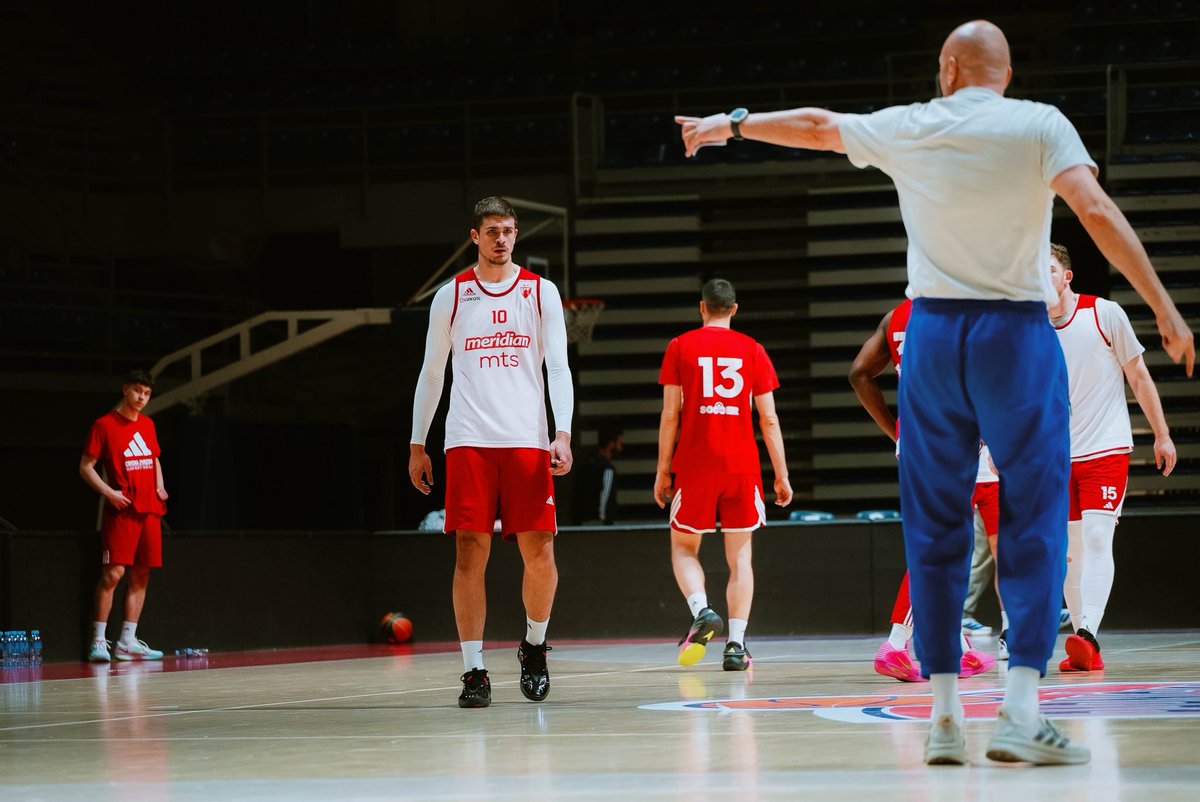 kkcrvenazvezda's tweet image. Тренинзима Црвене звезде Меридианбет прикључио се и Никола Ђуришић, који ће сутра имати прилику да против Златибора у Пиониру дебитује у дресу црвено-белих.🔴⚪️

Дођите и подржите црвено-беле у борби за титулу шампиона Србије!🙌🏻

#KKCZ #WeAreTheTeam