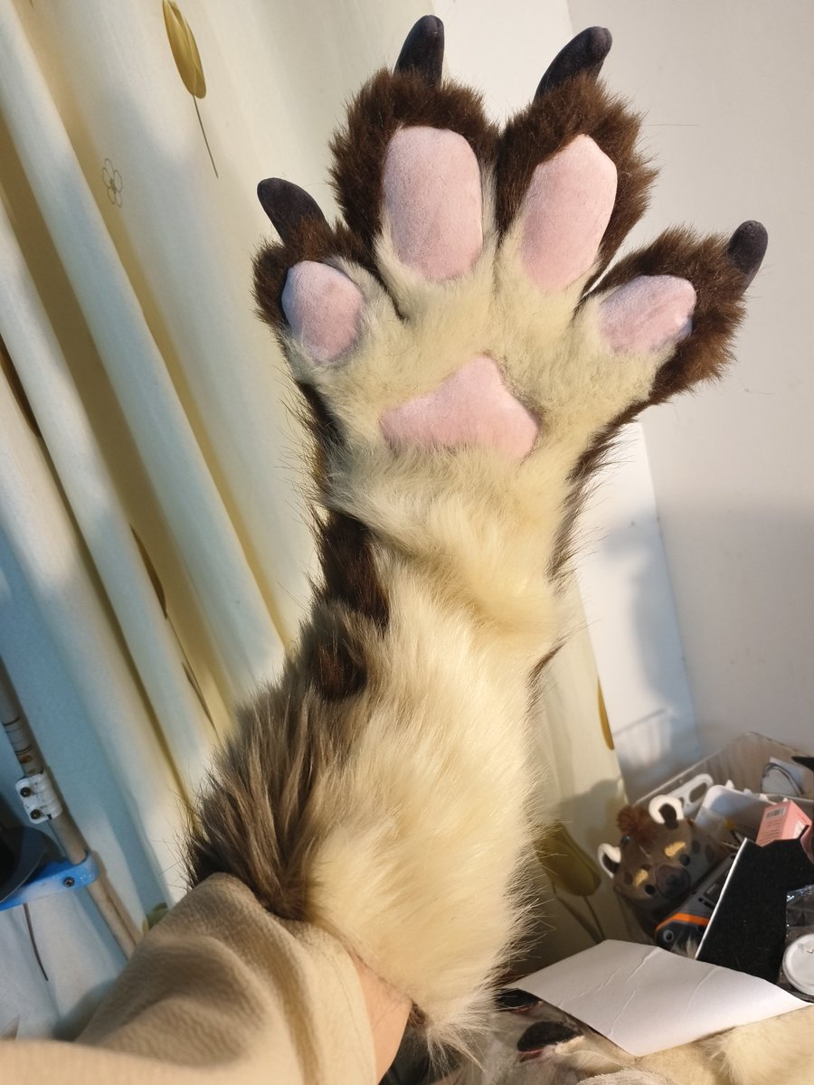 红铁DoruEEE🫎fursuitmaker tweet media