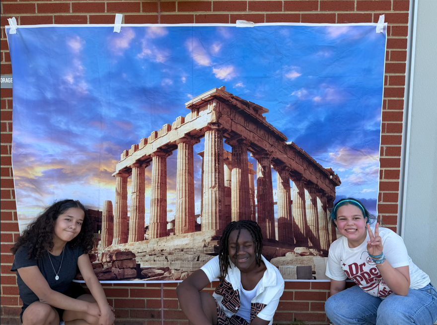 MartinMustangs's tweet photo. The Olympics came to Martin! 🏛️⚡

Our 6th graders had an incredible time at Greek Games Day. From the javelin throw to the burlap race, our students showed true Mustang spirit!

A huge THANK YOU to our volunteers for making this possible. 🐎✨🏆 https://t.co/fHkZMXH4vR
