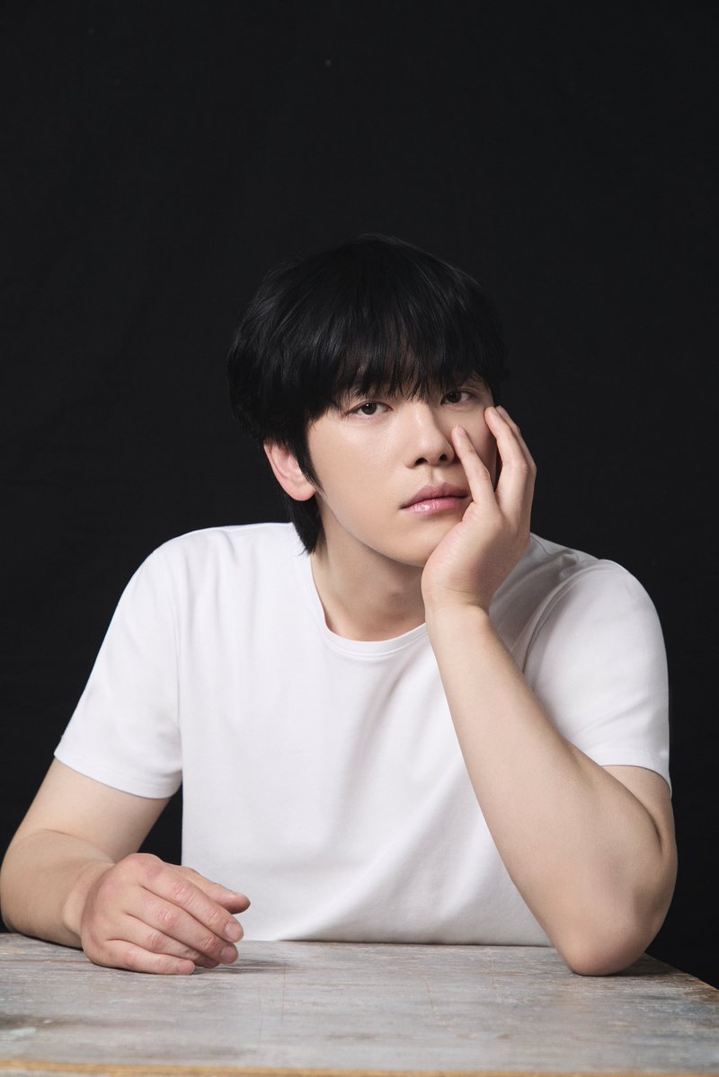 매니지먼트 시선 tweet media