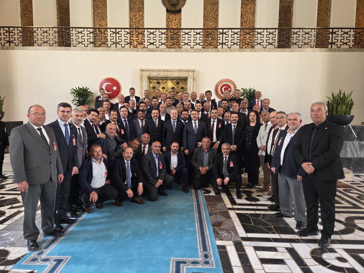 ethemsedef's tweet photo. TBMM Grup Toplantımız sonrasında il ve ilçe teşkilatımızla MHP Yerel Yönetimlerden Sorumlu Genel Başkan Yardımcımız, Ankara Milletvekilimiz Sayın Sadir Durmaz Bey ile Gazi Meclis’imizde bir araya geldik. https://t.co/Q09CgzxHGV