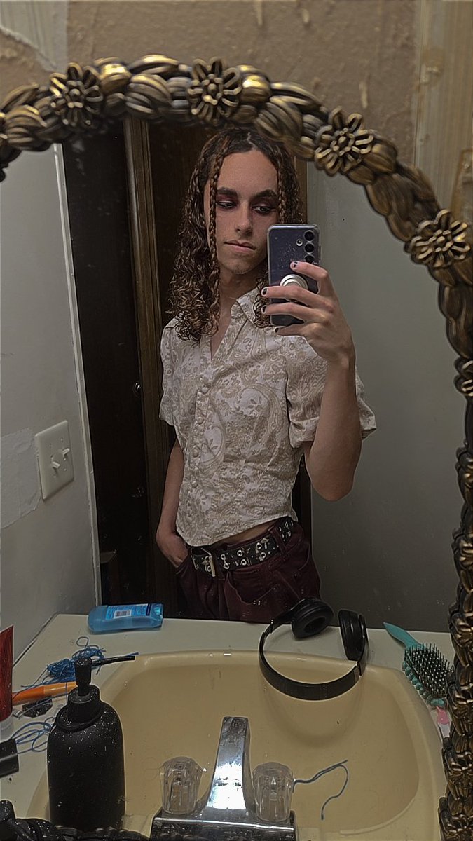 Gabe_the_shade's tweet photo. Pretty boy things 💜 https://t.co/H2uHMl1vy3
