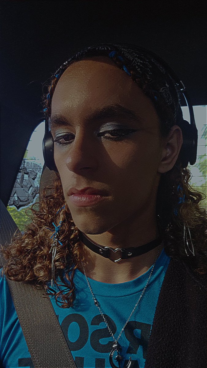 Gabe_the_shade's tweet photo. Pretty boy things 💜 https://t.co/H2uHMl1vy3