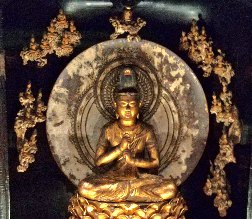 光得寺大日如来坐像、個人的に好きなポイントは光背周辺を荘厳する雲に