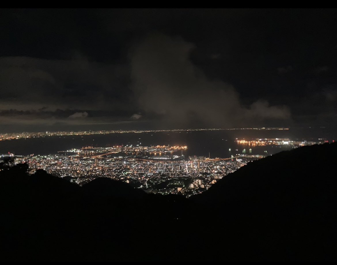 ふと思ったけど
夜に1人で聴いてる曲教えてください🌙

静かに刺さるやつとか
感情動いたやつ

今の自分にハマりそうなの探してる

「これいいな」って思った人に1FE🎁（3人くらい）