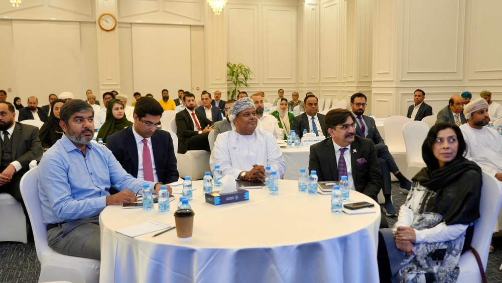 ONA_eng's tweet image. The Omani-Pakistani business meeting, organized by Oman Chamber of Commerce and Industry in Muscat, explores ways to enhance economic and trade cooperation between the private sectors of #Oman and #Pakistan. 
2u.pw/cK0nVm