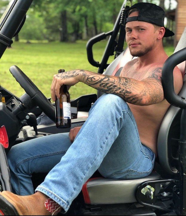 Jake’s Hot Guys tweet media