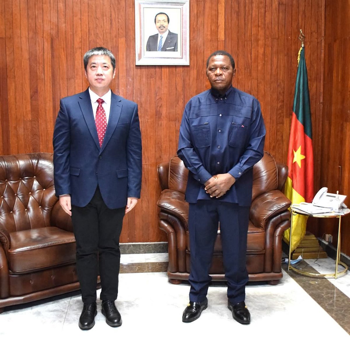 TheCameroonianZ's tweet image. La Chine offre au #Cameroon une aide alimentaire d’environ 1,6 milliard de FCFA, composée essentiellement de riz. 

*Cette cargaison devrait arriver au port de Douala dès le mois prochain.