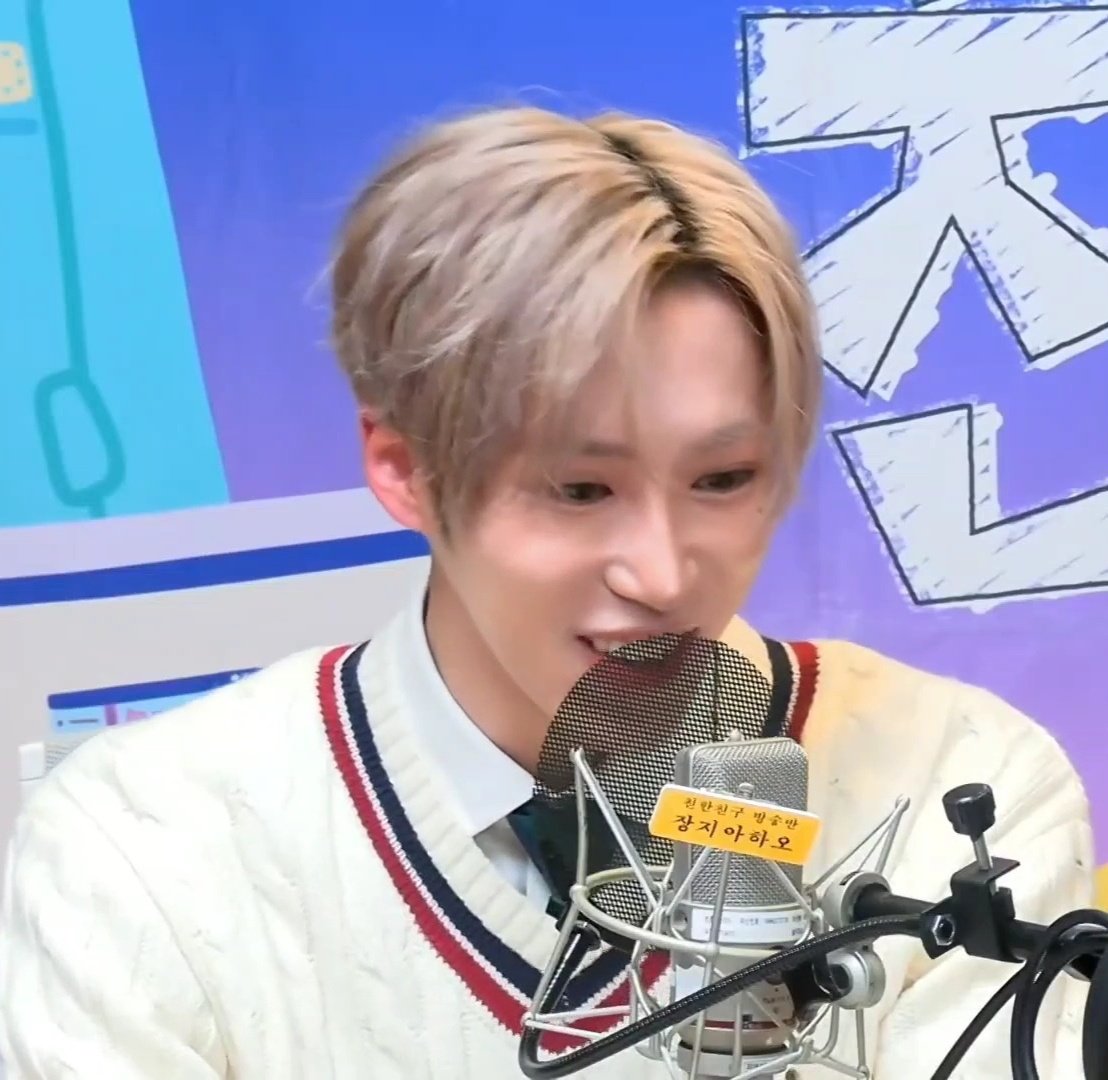 두루마리 tweet media