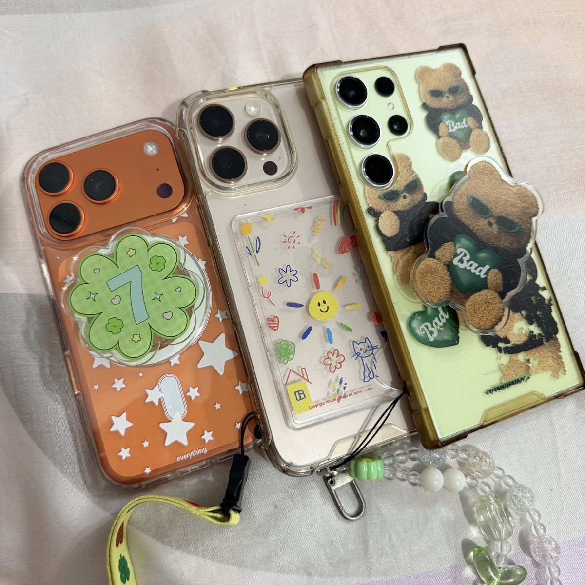 chenjico's tweet photo. 3 phones now available for rent!
s23 ultra - amazing zoom if you are seated further away, truly unmatched!
16 pro max/17 pro - stunning quality if you are in the vip zone or near the stage!
to us, we’d prefer 16pm/17p if we have standing tix, and s23u for seating 📸 https://t.co/Tq6XEoFirz