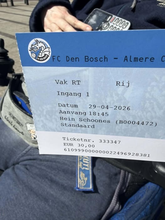 Kaartje voor morgenavond in de pocket 👍😊 Ik heb tevens mijn seizoenkaart verlengd! #PlayOffs

#metheelmjnhart 💙🤍 #HeyaDenBosch