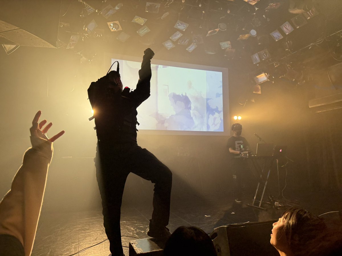 AKIRADEATH190's tweet photo. #電子硬核大集会

ご来場ありがとうございましたー！
平日にも関わらずパンパンで、皆が笑顔で幸せな時間、本当に素敵な時間を共に過ごせた事に感謝です。
ありがとうございました！

次回はどこで？いつ？
…お楽しみに！

今後もSNSをチェックしてな👍

#AKIRADEATH #アキラデス https://t.co/knPCBlPOTN