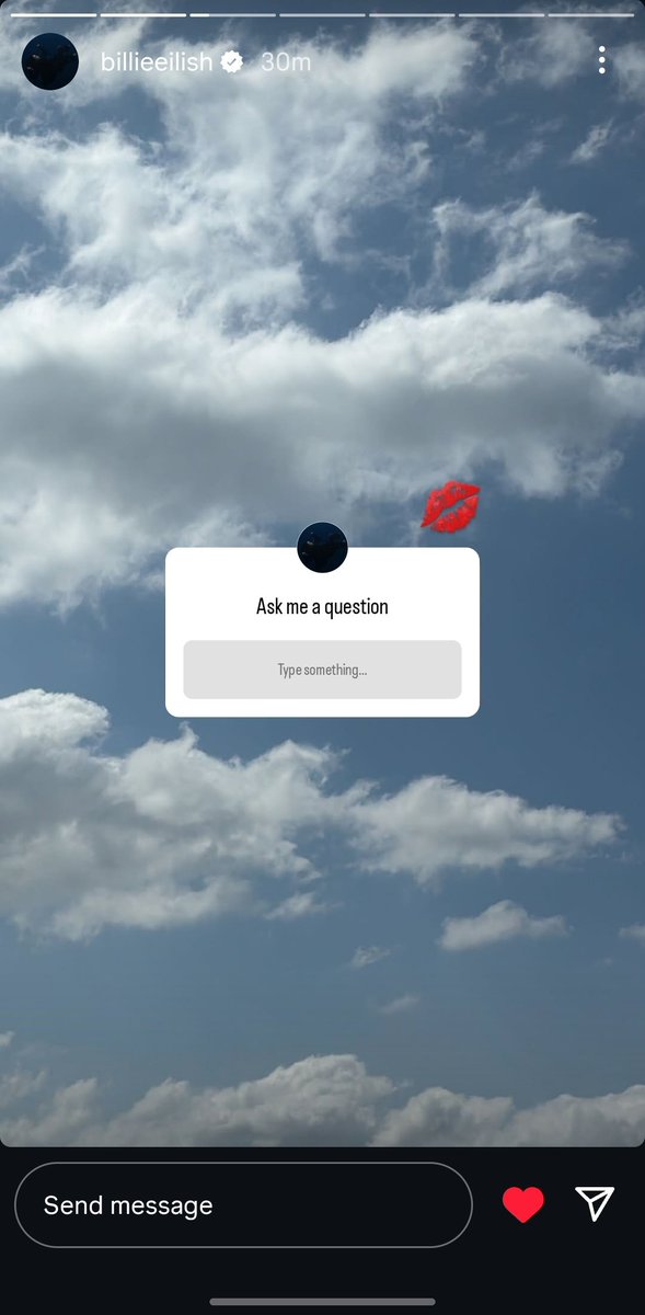 dani | #1 halley's comet stan tweet media