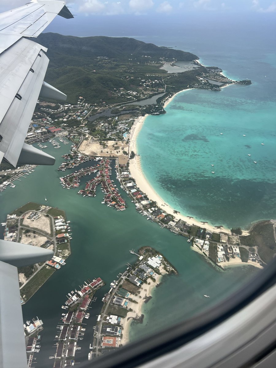 qweenreeree's tweet photo. Back home 🇦🇬 ❤️ https://t.co/WCJ8NLCyuH