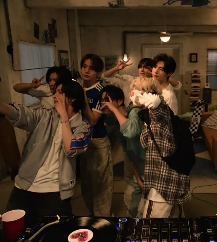 Elara_en7 1009 tweet media