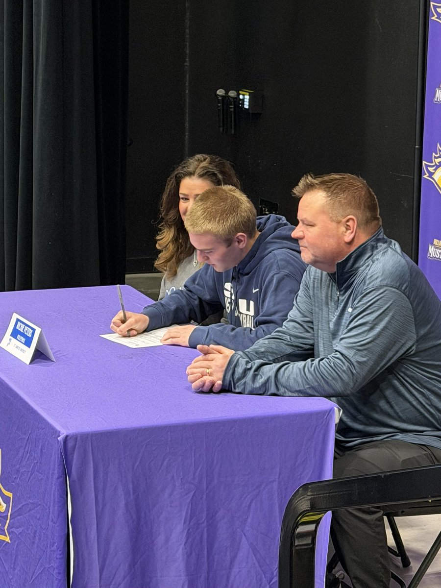 golf_rm's tweet photo. Congrats to our guy Ritchie signing to play volleyball at St. Ambrose next year! Proud of you kid! https://t.co/3REXD62NWq